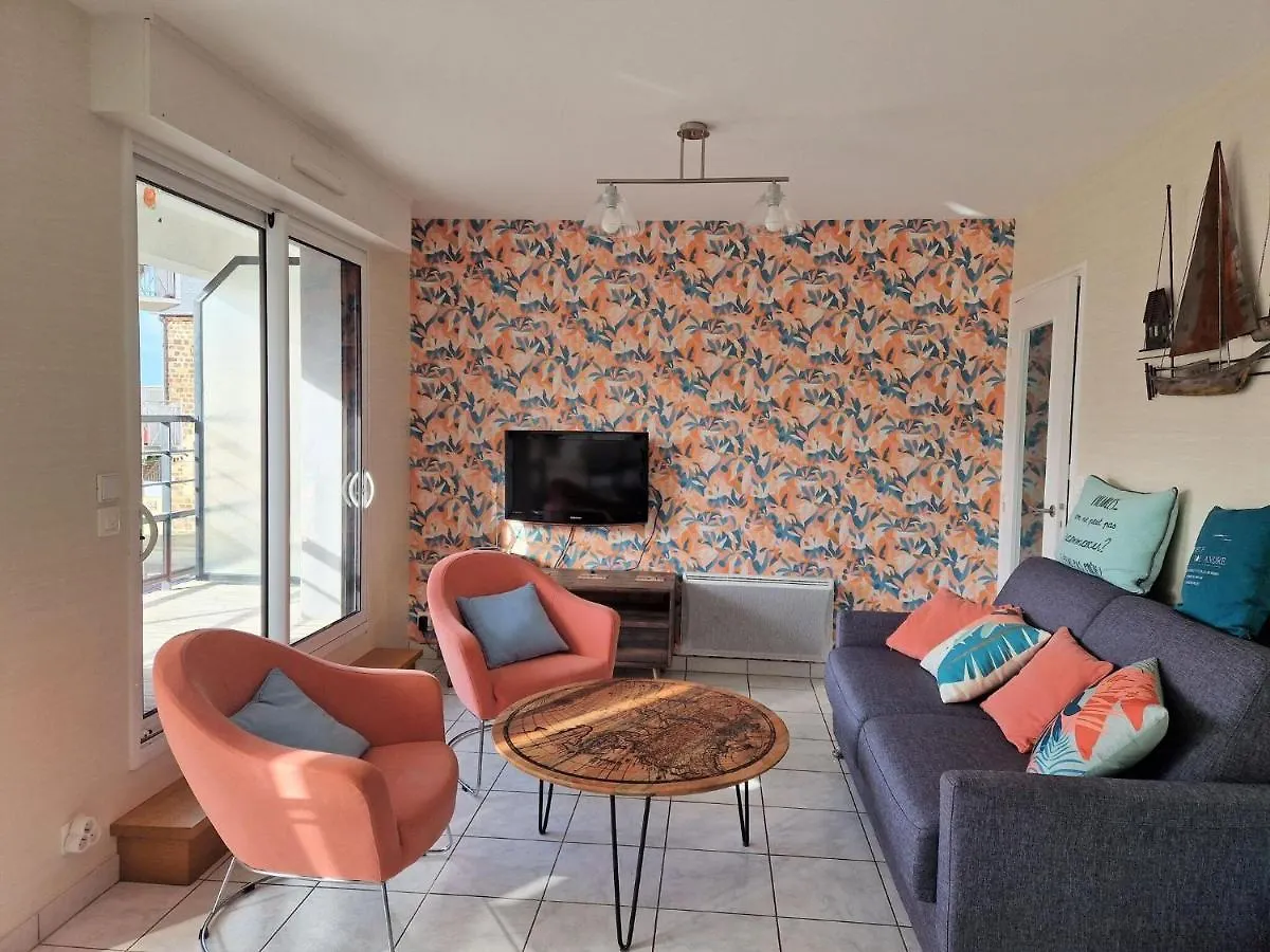 Comfortable Apartment, 50 M Sandy Beach Pleneuf-Val-Andre Holiday home