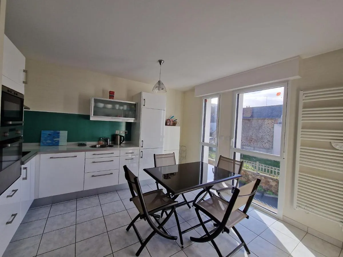 Comfortable Apartment, 50 M Sandy Beach Pleneuf-Val-Andre Holiday home